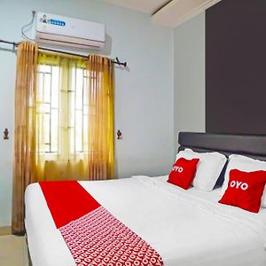 Oyo 91976 Abadi Hotel